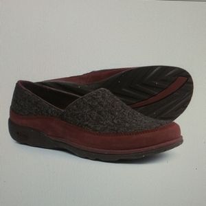 Chacos Slip On Sloan Shoes 7